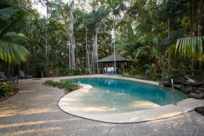  Amore On Buderim Rainforest Cabins  Бадерим